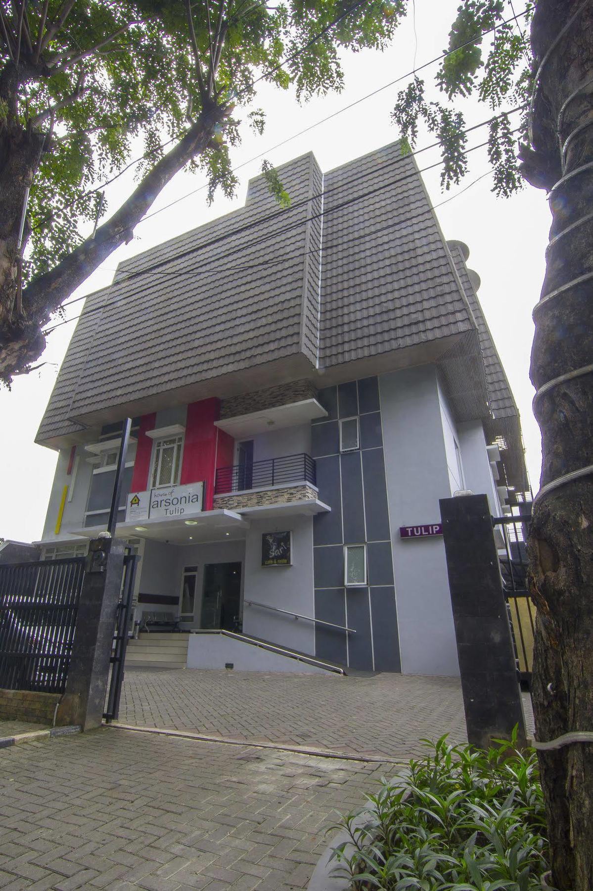 Hotel House Of Arsonia Tulip Yakarta Exterior foto